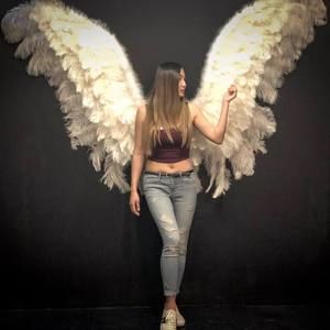 Meet your Posher, Danielle therese